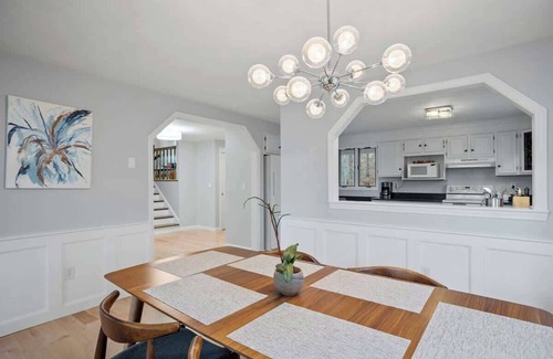 Barnstead Maison | Halfmoon Lake 4BR Home w Game Room, Deck, Dock!