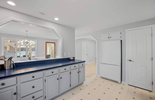 Barnstead Maison | Halfmoon Lake 4BR Home w Game Room, Deck, Dock!