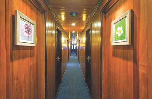 Bai Chay Cabine | halong marina bay cruise