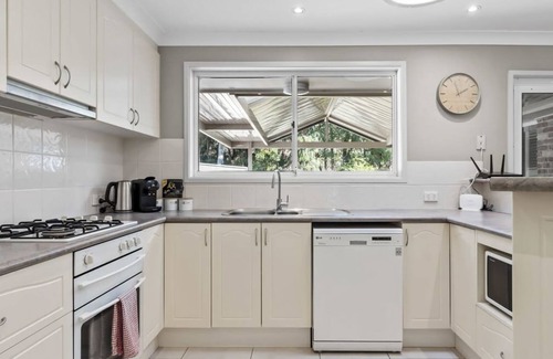 Corlette Maison | Halyard Beach Haven Dive into Bliss
