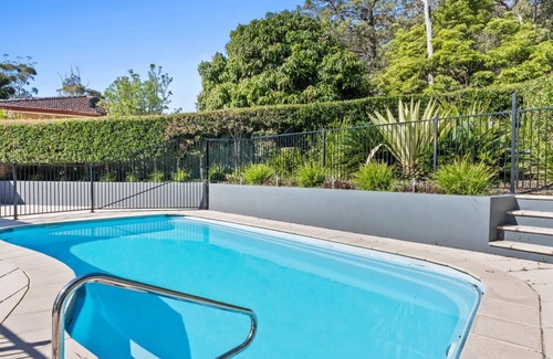 Corlette Maison | Halyard Beach Haven Dive into Bliss