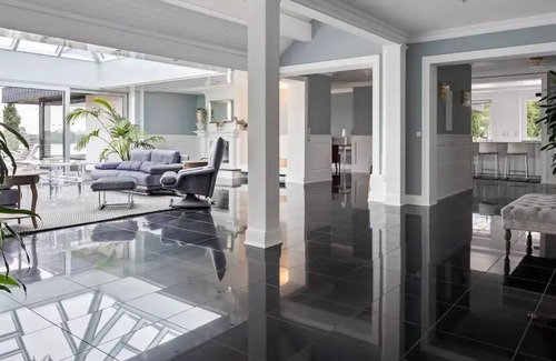 Bullenhausen Maison | Hamburg Beach House - 4BR w/ gym & sauna
