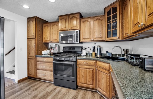 Athol Springs Maison | Hamburg Private House 4 bed 2 bath