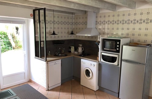 Lolme Maison | Hameau de 3 maisons individuelles en pierre avec piscine à débordement