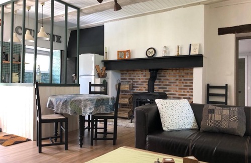 Lolme Maison | Hameau de 3 maisons individuelles en pierre avec piscine à débordement