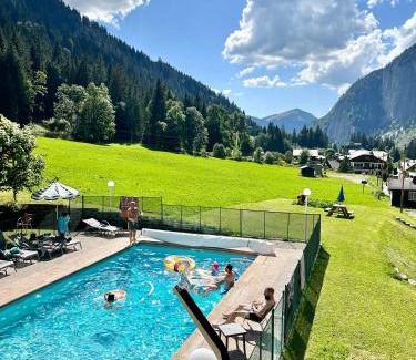 Les Prodains Hôtel | Hameau des Prodains - Hôtel