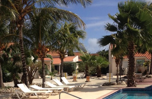 Hato Cottage | Hamlet Oasis Resort: Colorful 1 bedroom apartment