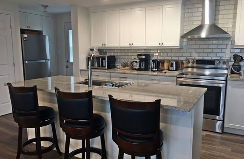 Waterloo Maison | Hammer Haus II - Entire House - Sleeps 8 - Waterloo