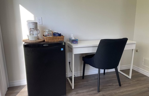Waterloo Maison | Hammer Haus II - Entire House - Sleeps 8 - Waterloo