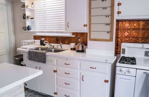 Wilkinsburg Maison | Hamnett Gallery House