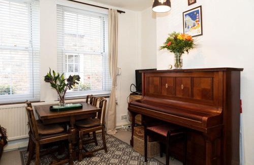 Hampstead Maison | Hampstead 19th Century Village Cottage
