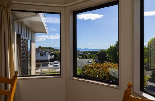 Richmond Heights Maison | Hampstead Heights - Spacious family home, great views