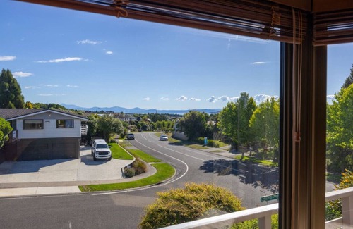 Richmond Heights Maison | Hampstead Heights - Spacious family home, great views