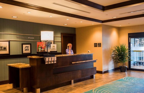 Ottawa Division Hôtel | Hampton Inn by Hilton Ottawa Airport