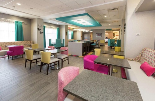 Mustang Hôtel | Hampton Inn Mustang