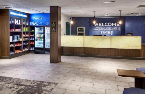 Newark Hôtel | Hampton Inn Newark Airport