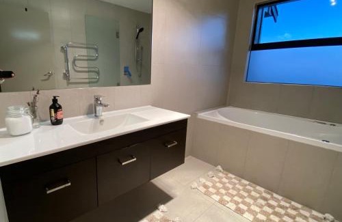 Hamurana Maison | Hamurana Lakeview Farmhouse Luxury Retreat