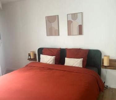 Montigny-le-Bretonneux Appartement | Hana Home 2 personnes jardin privatif business&family
