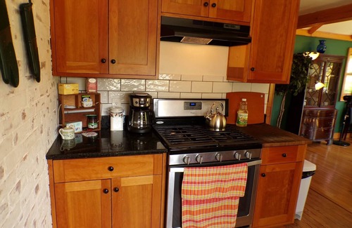 New Lebanon Maison | Hand Hollow Haven - A Home Away From Home