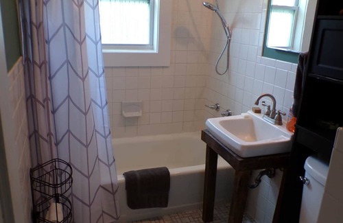 New Lebanon Maison | Hand Hollow Haven - A Home Away From Home