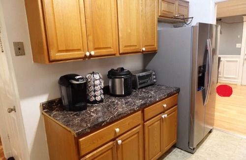 New Carrollton Maison | Handsome Home - 4 minutes close to Metro