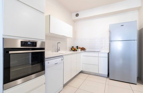 Jerusalem City Centre Appartement | Spacious 2 bedrooms+parking in city center