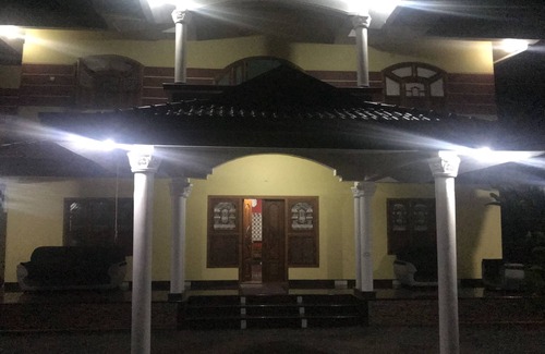 Thalassery Maison | HANNA HOMESTAY Notre lieu est plein de nature