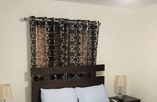 Gregorio Luperon Appartement | Hannah est un bel appartement au premier niveau.
