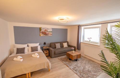 Ehmen Appartement | HANNIBAL - Studio-Apartment Iris 10, Parkplatz, Küche, WLAN, Nähe Autobahn