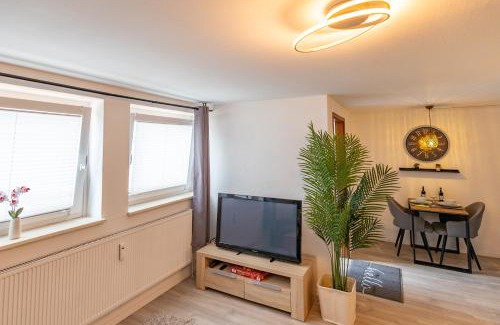 Ehmen Appartement | HANNIBAL - Studio-Apartment Iris 10, Parkplatz, Küche, WLAN, Nähe Autobahn