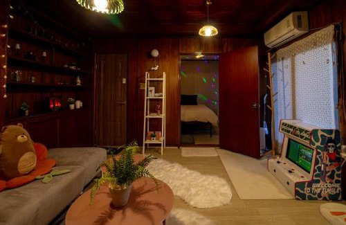 Seongbuk-dong Maison | Hanok Bookclub House