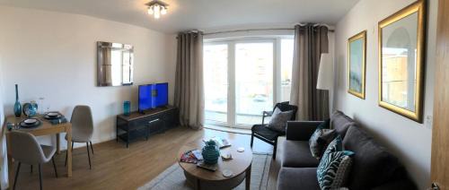 Century Wharf Appartement | Hansen House Cardiff Apartment with Parking