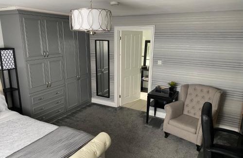 Hinckley Maison | Hansom House