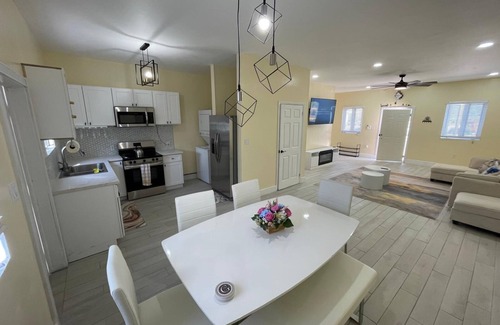 Coral Harbour Copropriété | Hapiness Falls at Gippy's Ranch Nassau, Bahamas. 2 Bed 2.5 Bath Condo