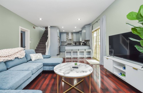 Peoria Heights Maison | Happy at the Heights: 3+BRs/3BA