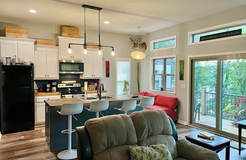 Clinton Appartement | Happy Bend Hideaway with Lake Front View & Access