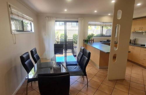 Eight Mile Plains Maison | Happy Haven at Eight Mile