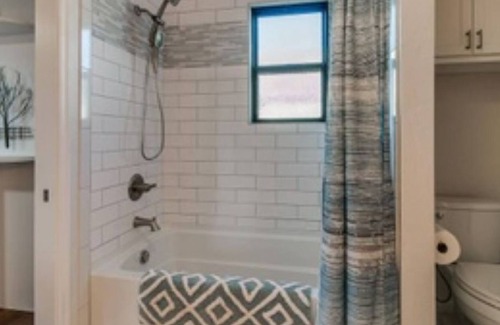 Guthrie Cottage | HAPPY HOME