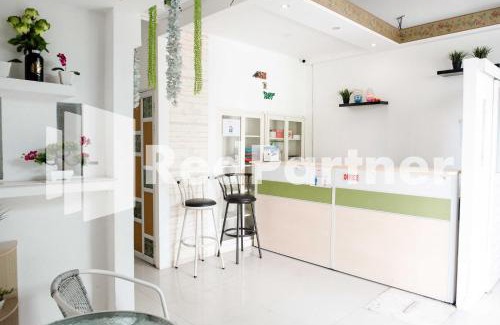 West Semarang Maison | Happy Inn Puspo Mitra RedDoorz