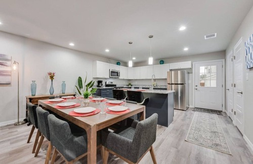 Fort Worth Appartement | The Grey River Home near Lockheed /FW Stockyards