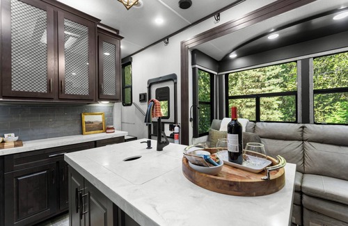 Sequim Maison | Happy Valley Hideaway - 2 bedrooms and fire pit