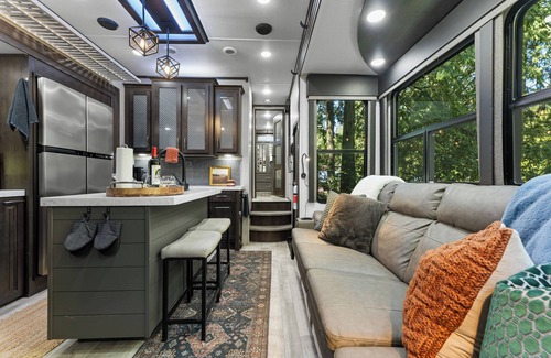 Sequim Maison | Happy Valley Hideaway - 2 bedrooms and fire pit