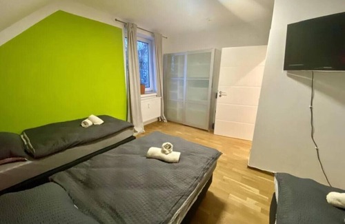 Ahlem-Badenstedt-Davenstedt Appartement | HappyBnB: naturally situated apartment with river-view, fireplace and playground
