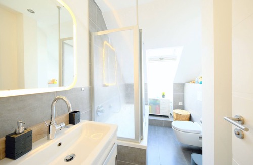 Ahlem-Badenstedt-Davenstedt Appartement | HappyBnB: naturally situated apartment with river-view, fireplace and playground