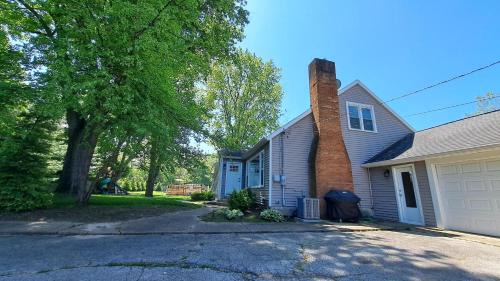 Shorewood-Tower Hills-Harbert Maison | Harbert's Gem