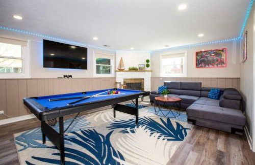 Winthrop Harbor Maison | Harbor Haven Game Room Gym