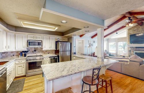 West Livingston Maison | Harbor Haven