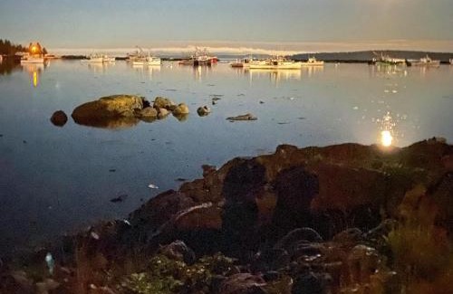 Jonesport Appartement | Harbor House Hotel by Umaniii in Jonesport Maine