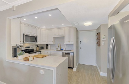 Siesta Key Copropriété | Harbor Towers 1BD with washer & dryer in unit!