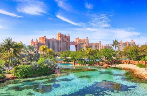 Paradise Island Villa | Harborside ATLANTIS, 2br Lock-off, sleeps 8 - Aug 27-Sep 3 + 8 park passes daily